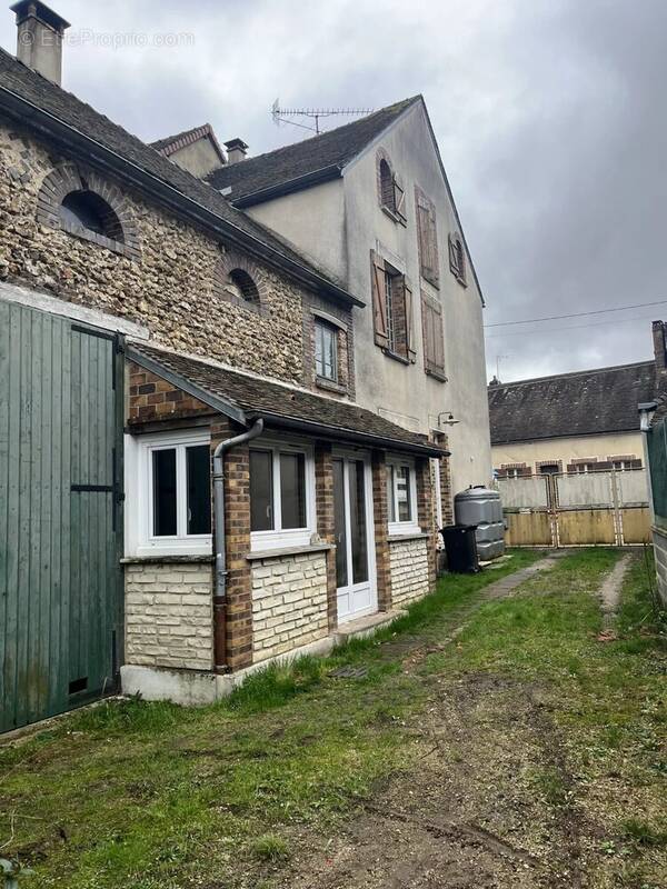 Appartement à ARCES-DILO