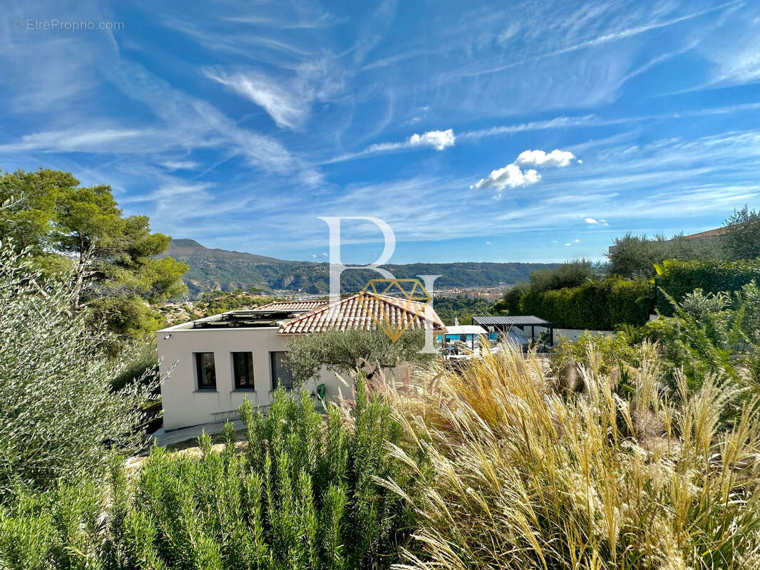Maison à CARROS