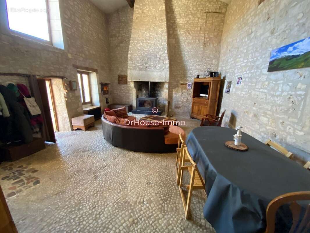 Maison à VENTOUSE
