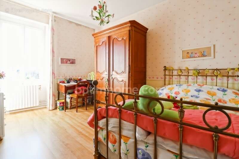 Maison à MAGNAC-LAVAL