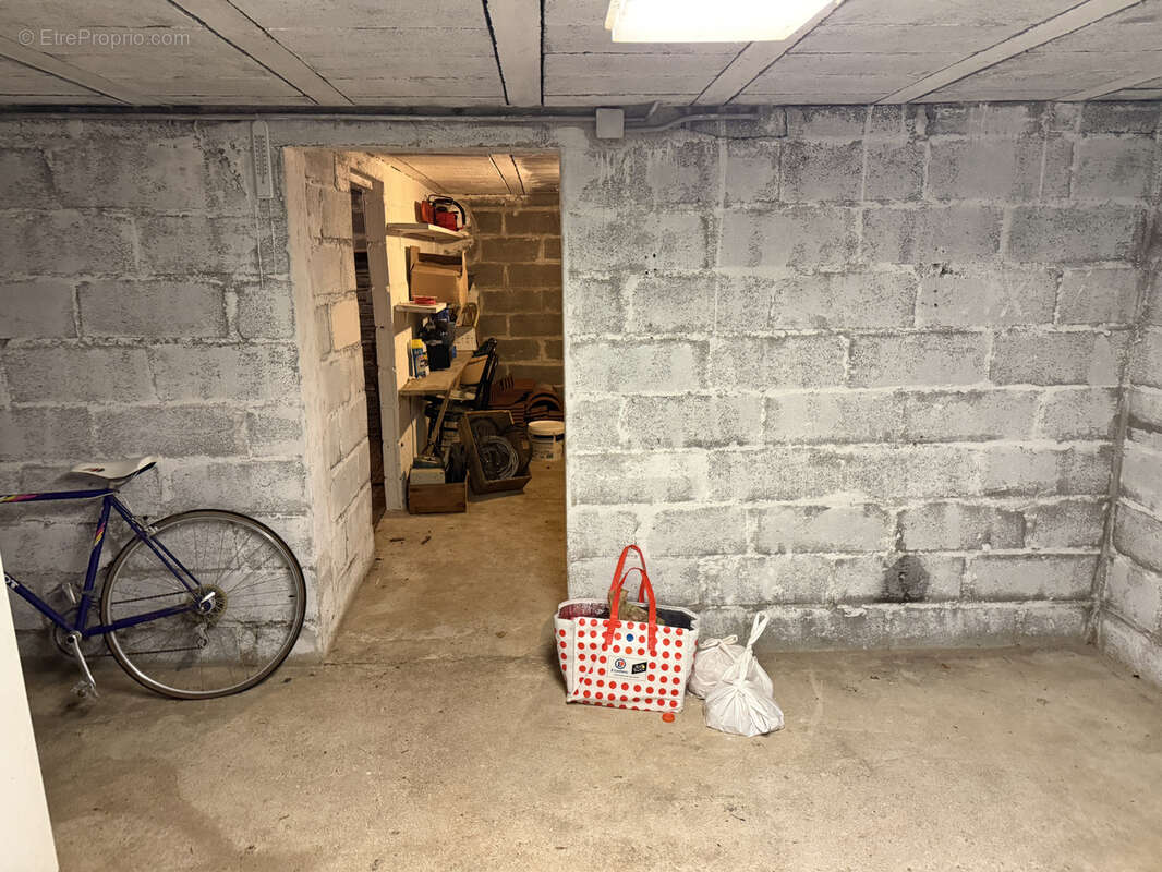 Sublime propriété T 7 avec 2 garages sur un terrain de 1480 m2 - photo 17
