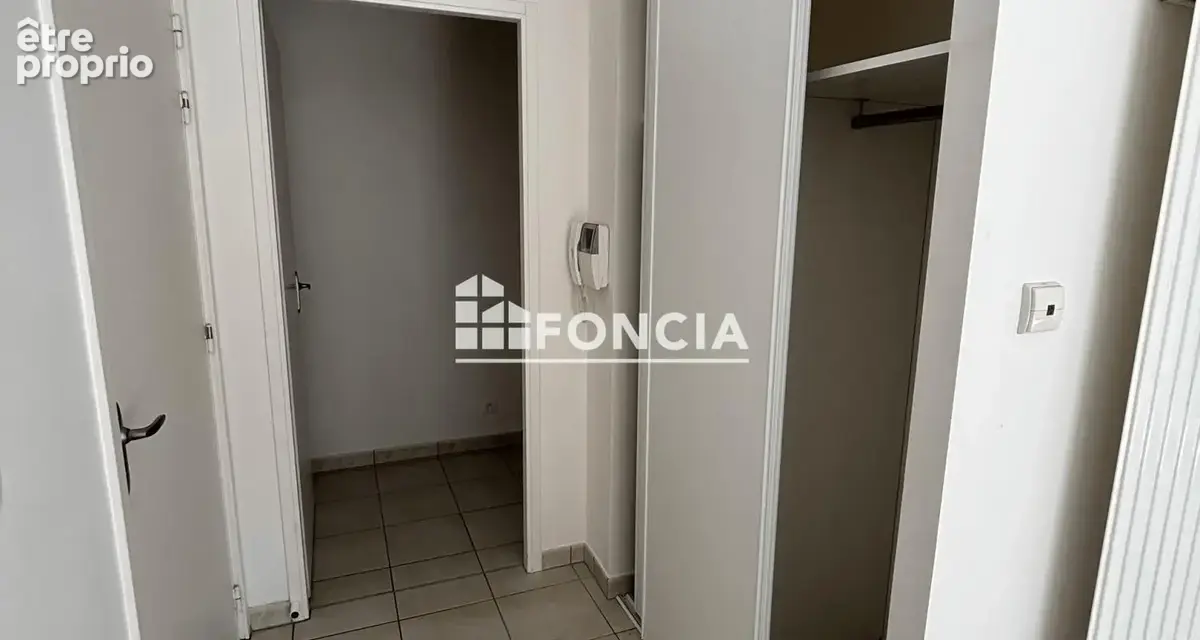 Fouesnant - Au Coeur du Centre-Ville - A Vendre - Appartement T3 - Ascenseur - Balcon - Place de Parking - Libre - photo 7