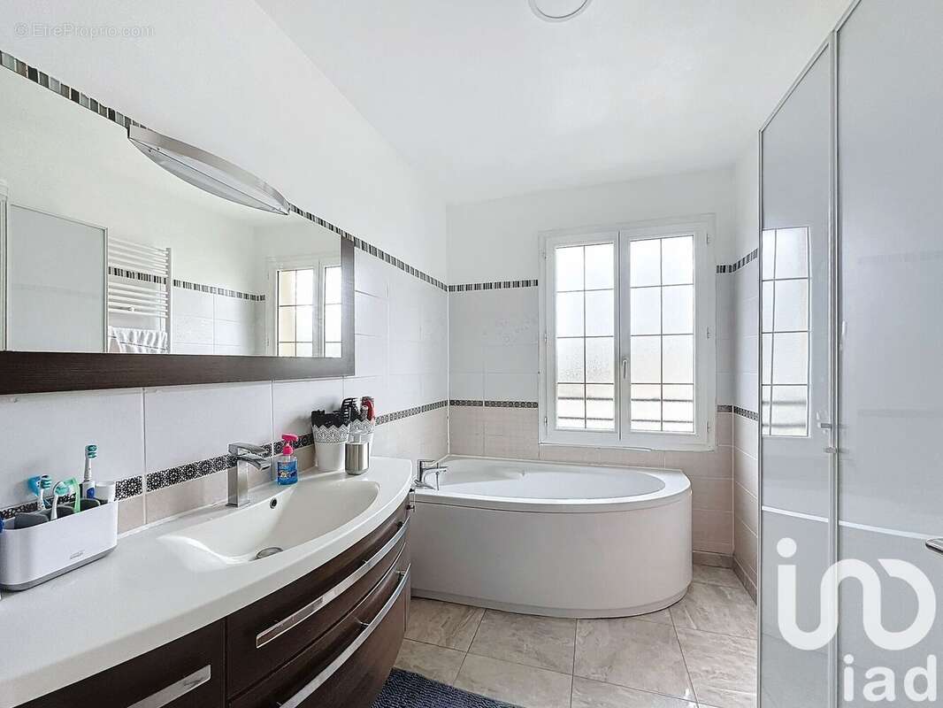 Photo 9 - Maison à VILLENEUVE-LE-ROI