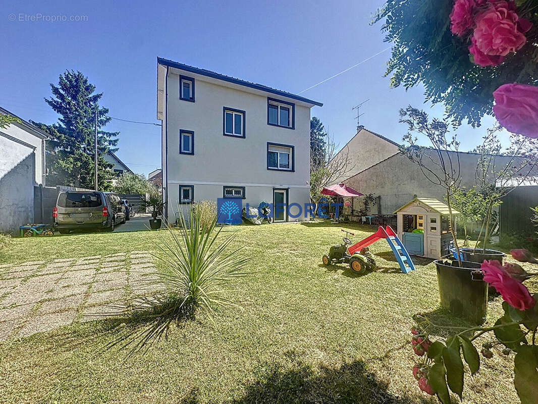 Maison à SAVIGNY-SUR-ORGE