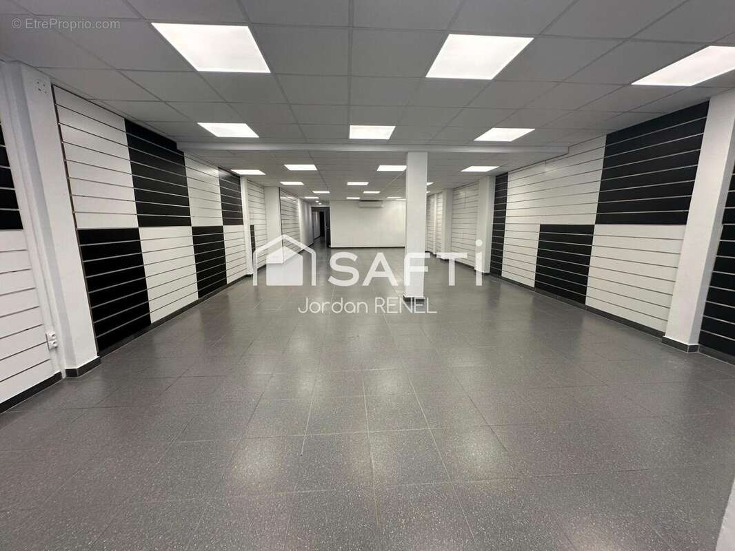 Photo 2 - Commerce à FORT-DE-FRANCE