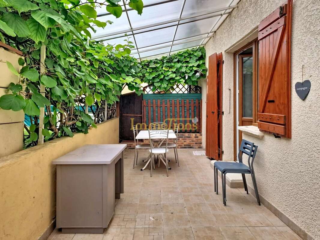 Maison à CHEVRIERES