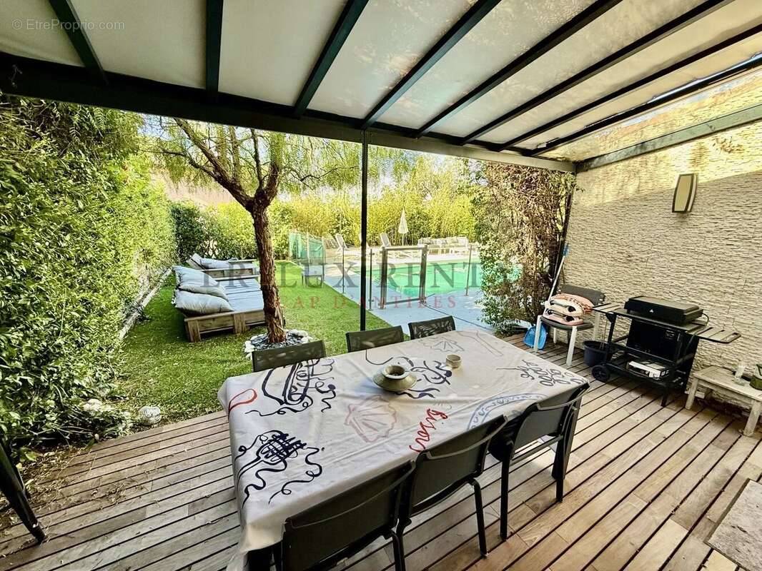 Maison à VILLENEUVE-LOUBET
