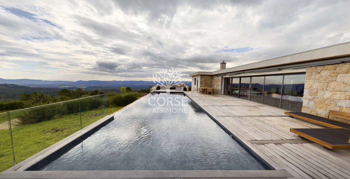 Maison à PORTO-VECCHIO