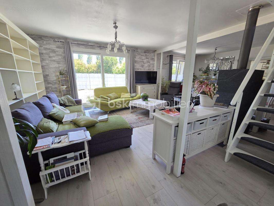 Magnifique Pavillon de plain pied de 149m² avec patio et dépendances à Avril sur Loire - photo 3