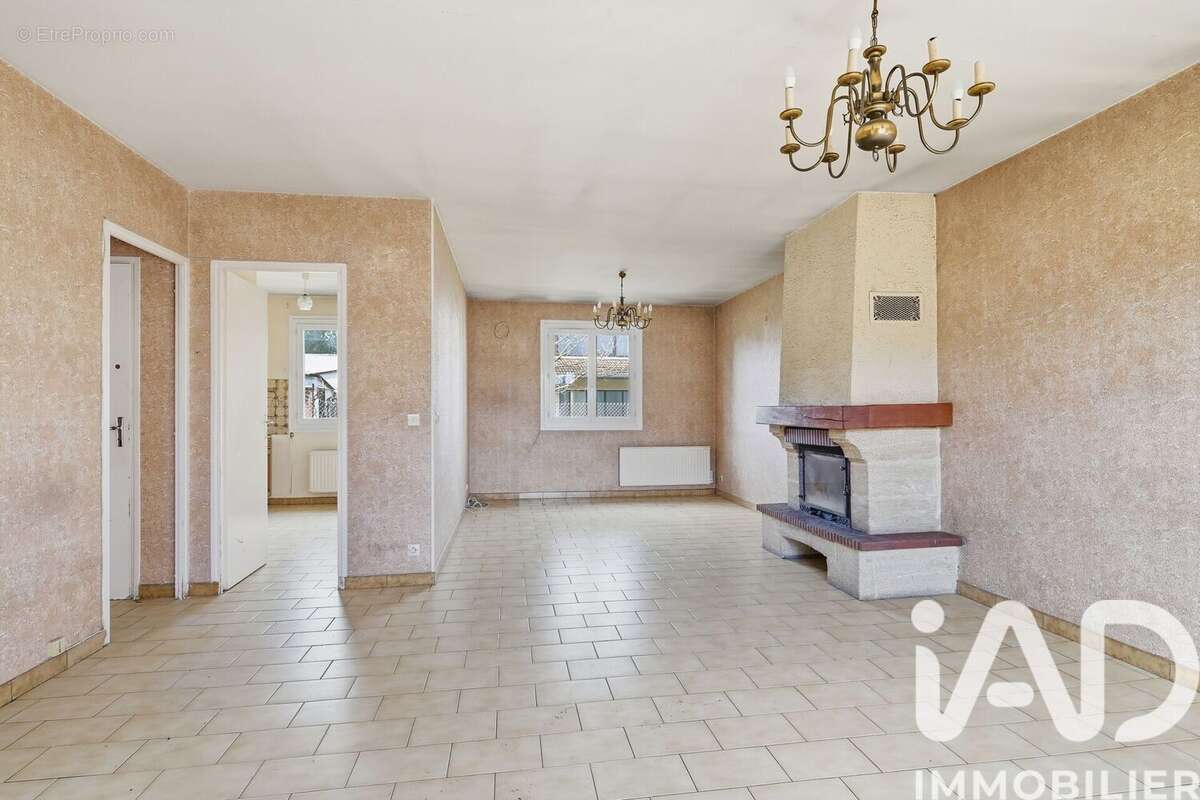 Photo 4 - Maison à DECINES-CHARPIEU