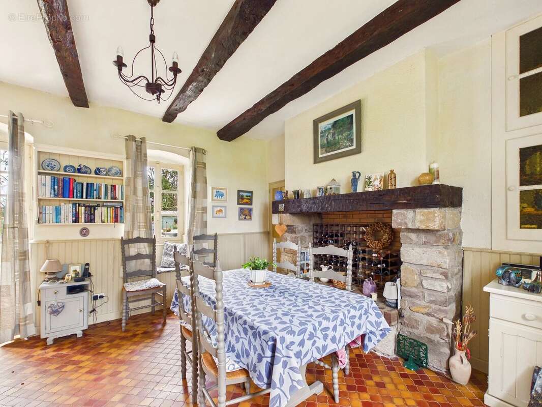 Maison à MONESTIES