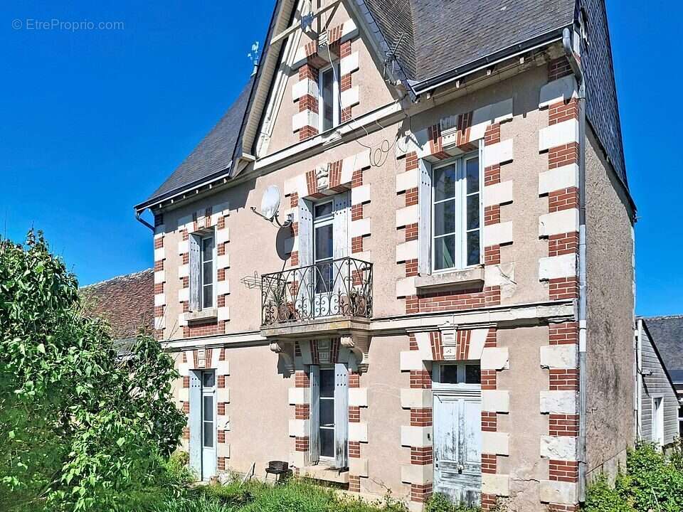 Maison à SAINT-CYR-SUR-LOIRE