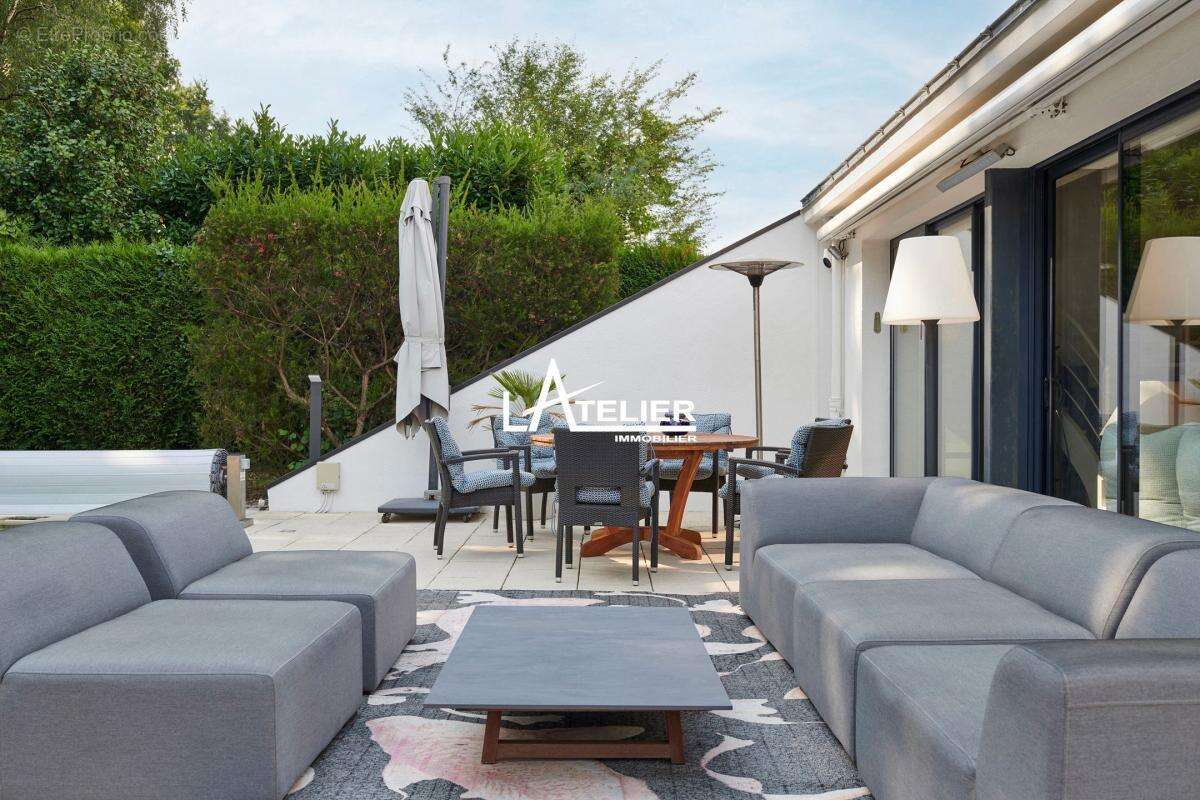 Maison atypique, piscine, calme et lumière en coeur de ville - photo 2