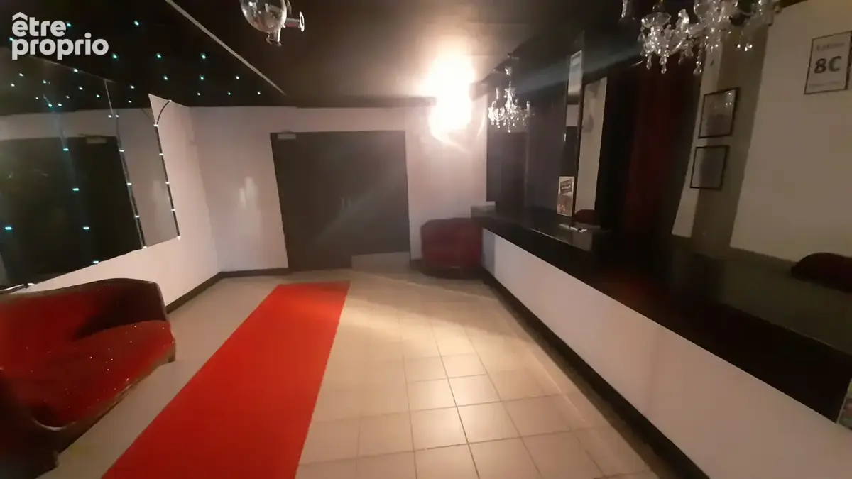 Commerce 460 m² à vendre à Saint-Leonard-De-Noblat (87400) - photo 6
