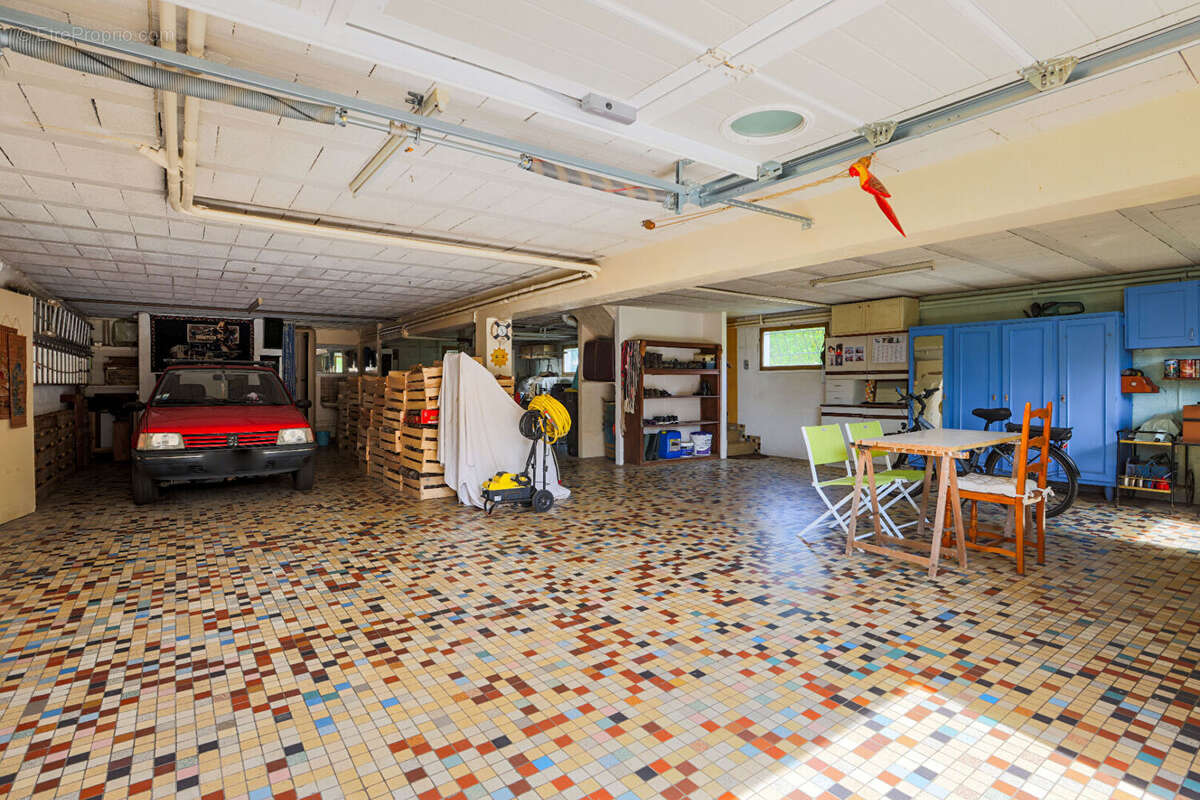 Maison 5 pièces 110m² avec grand garage et beau potentiel à Puilboreau - photo 9