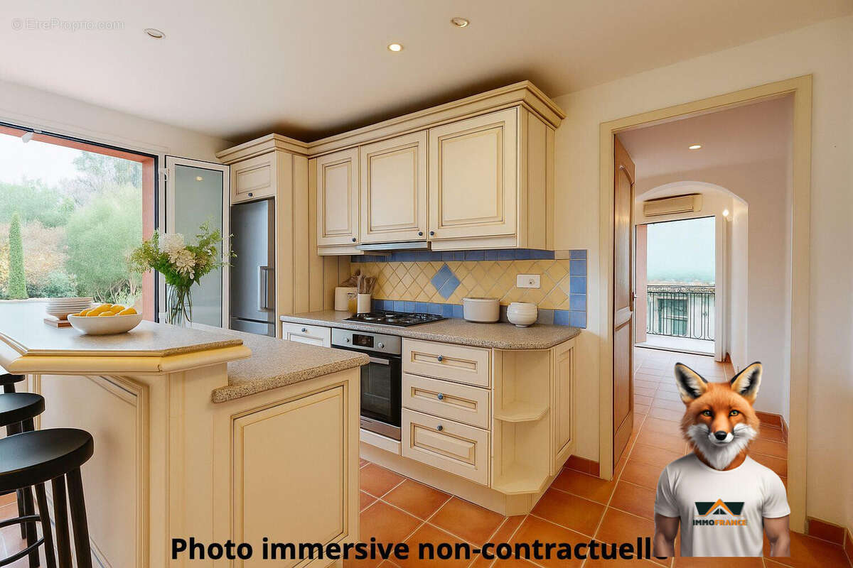 Appartement 140 m² à Cogolin  - photo 2