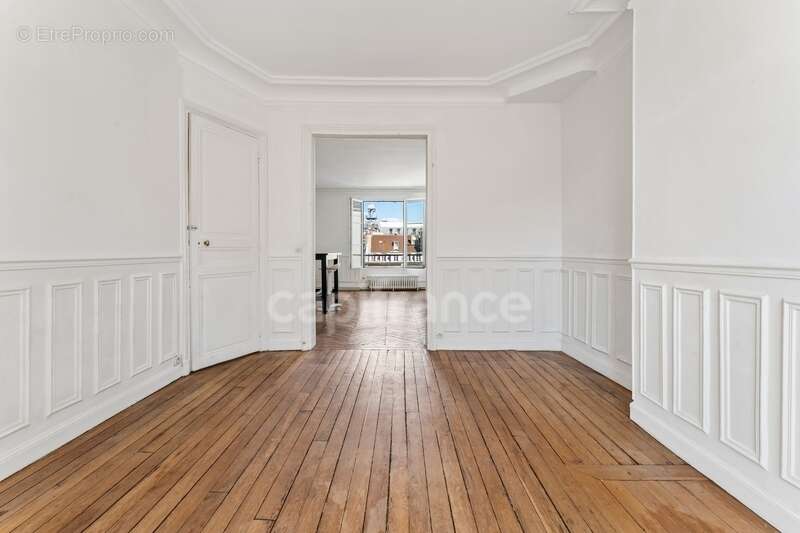 Appartement à PARIS-7E