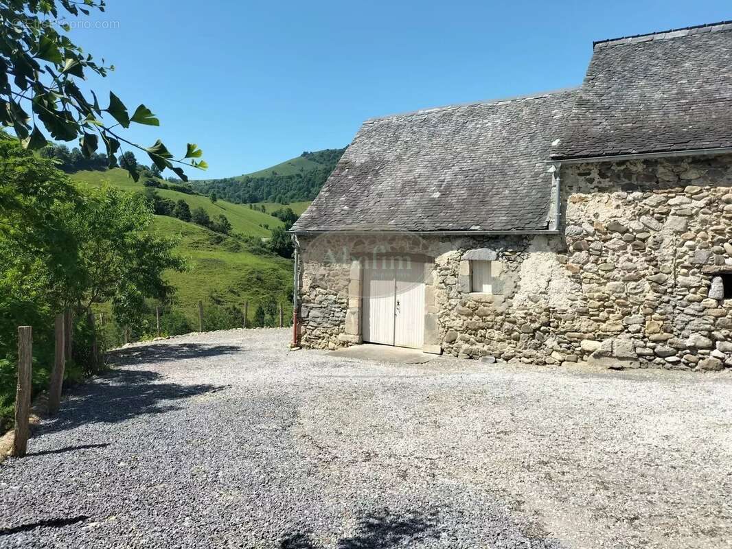 Maison à LOURDIOS-ICHERE