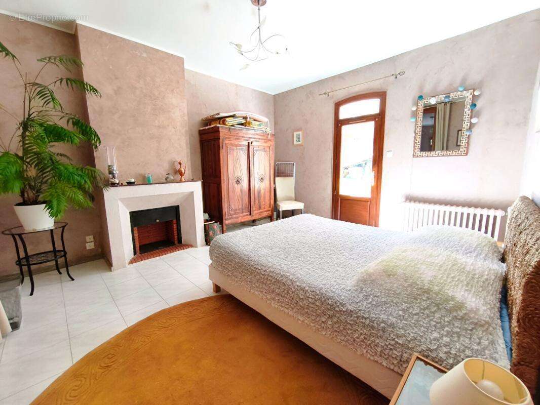 Propriété 200 m2 avec étang, piscine sur 5 hectares - photo 18