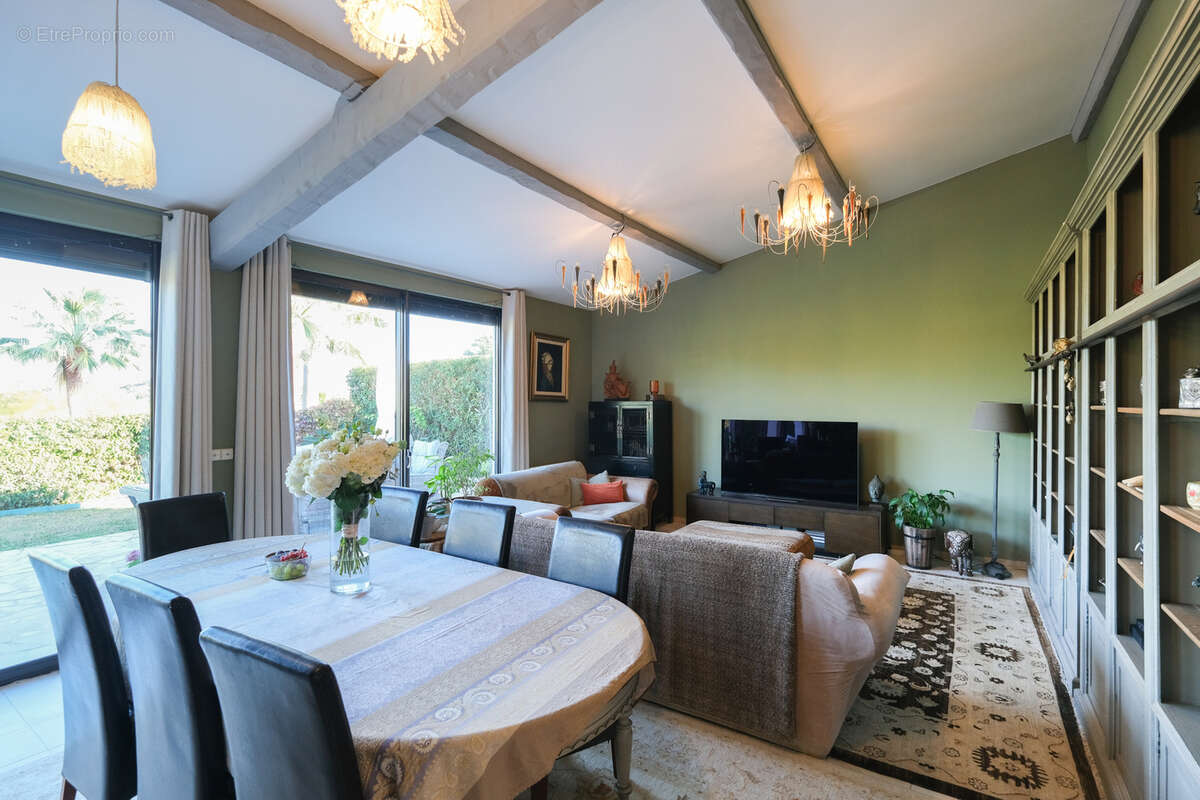 Maison à VILLENEUVE-LOUBET