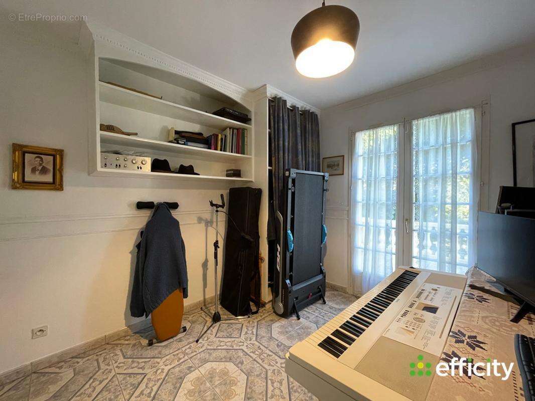 Maison à DROUE-SUR-DROUETTE