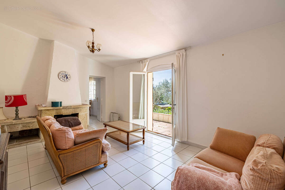 Maison à PLAN-DE-LA-TOUR