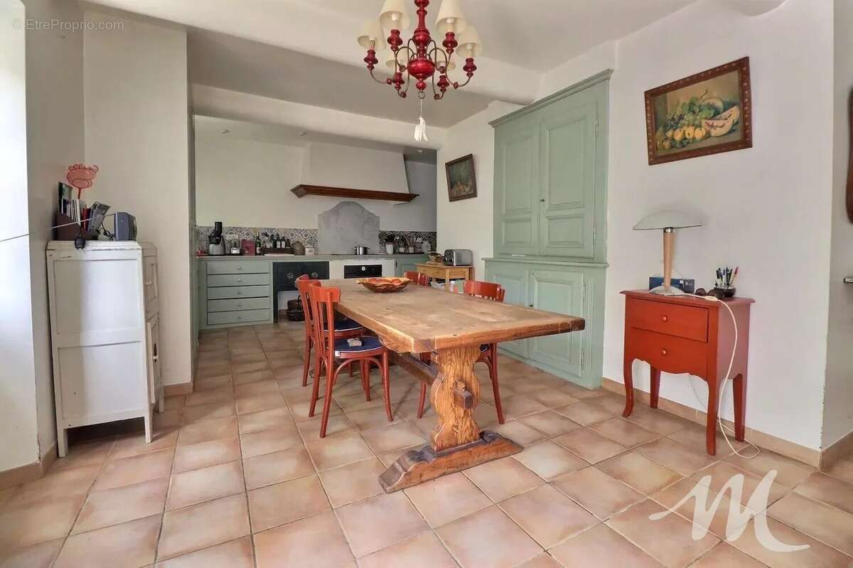 A VENDRE SAINT-MAXIMIN-LA-SAINTE-BAUME 83470 Maison de Maître avec jardin et piscine - photo 17