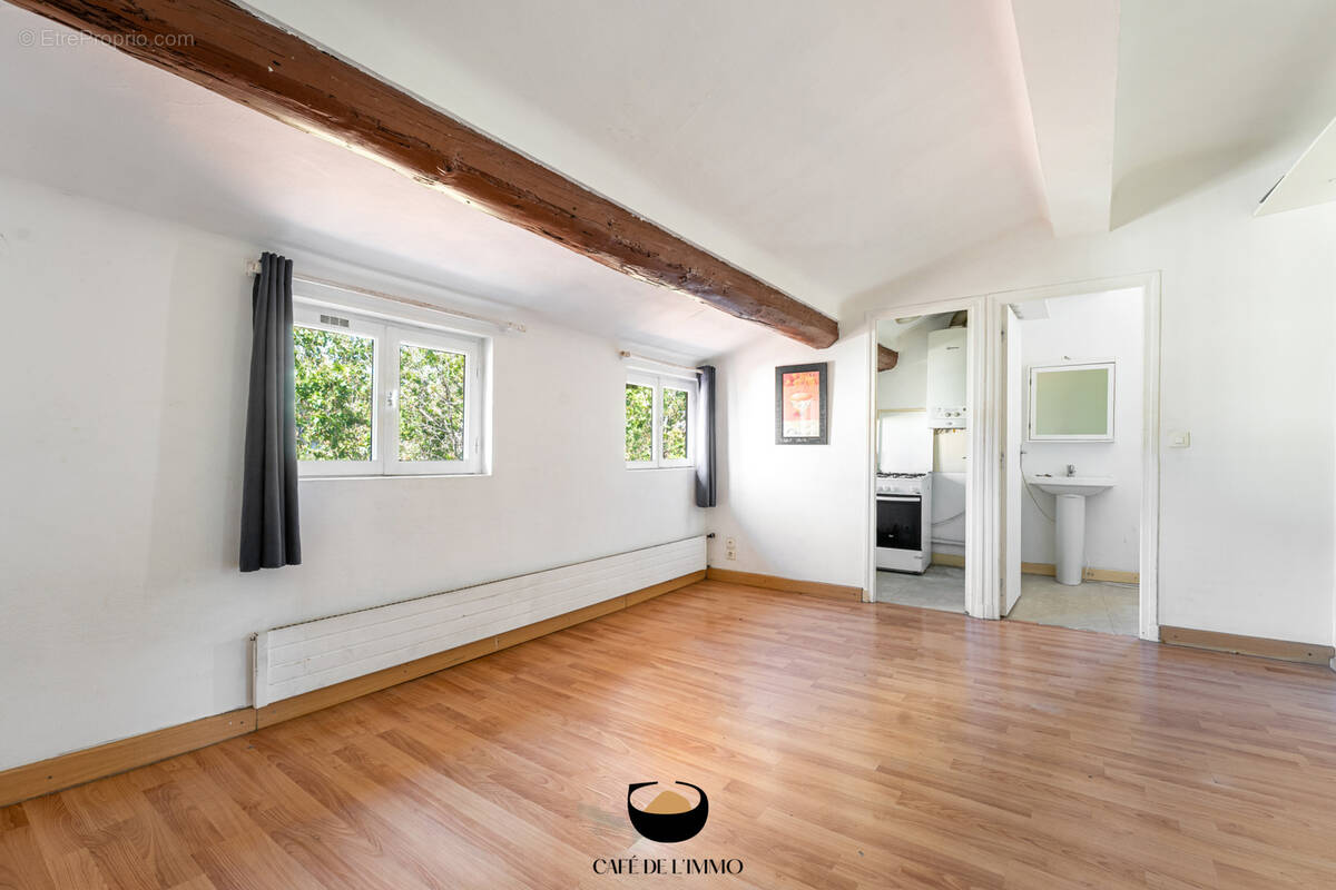 Appartement à MARSEILLE-1E