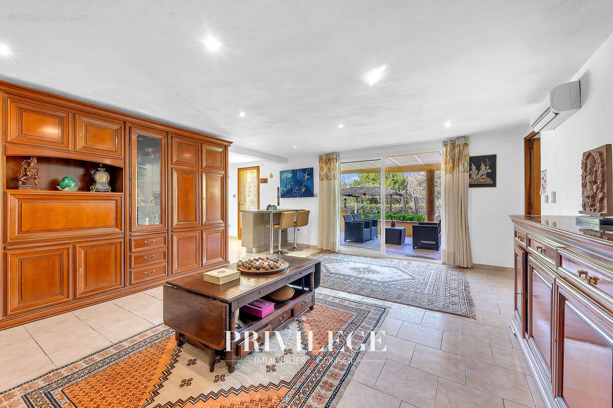 Maison à LES ADRETS-DE-L'ESTEREL