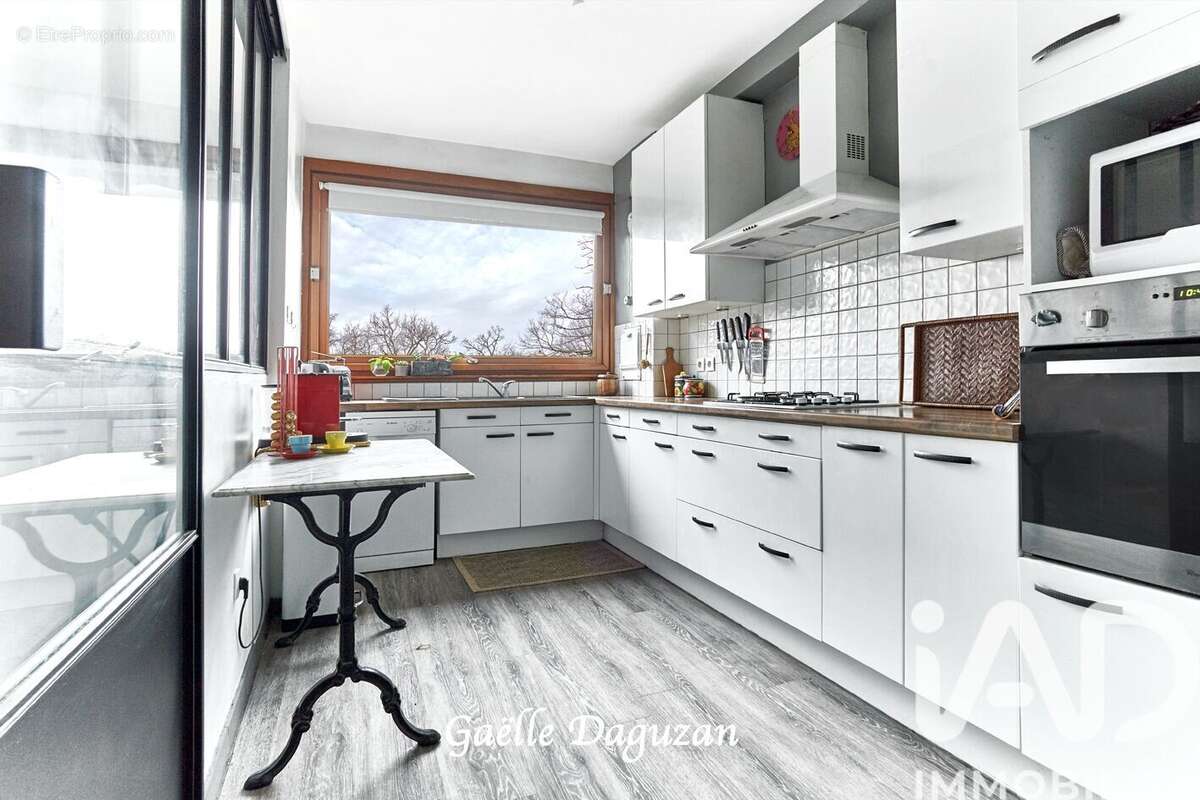 Photo 5 - Appartement à LA CELLE-SAINT-CLOUD