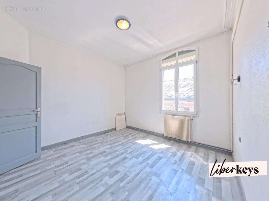 Appartement T3 + 3 Chambres à louer - photo 2