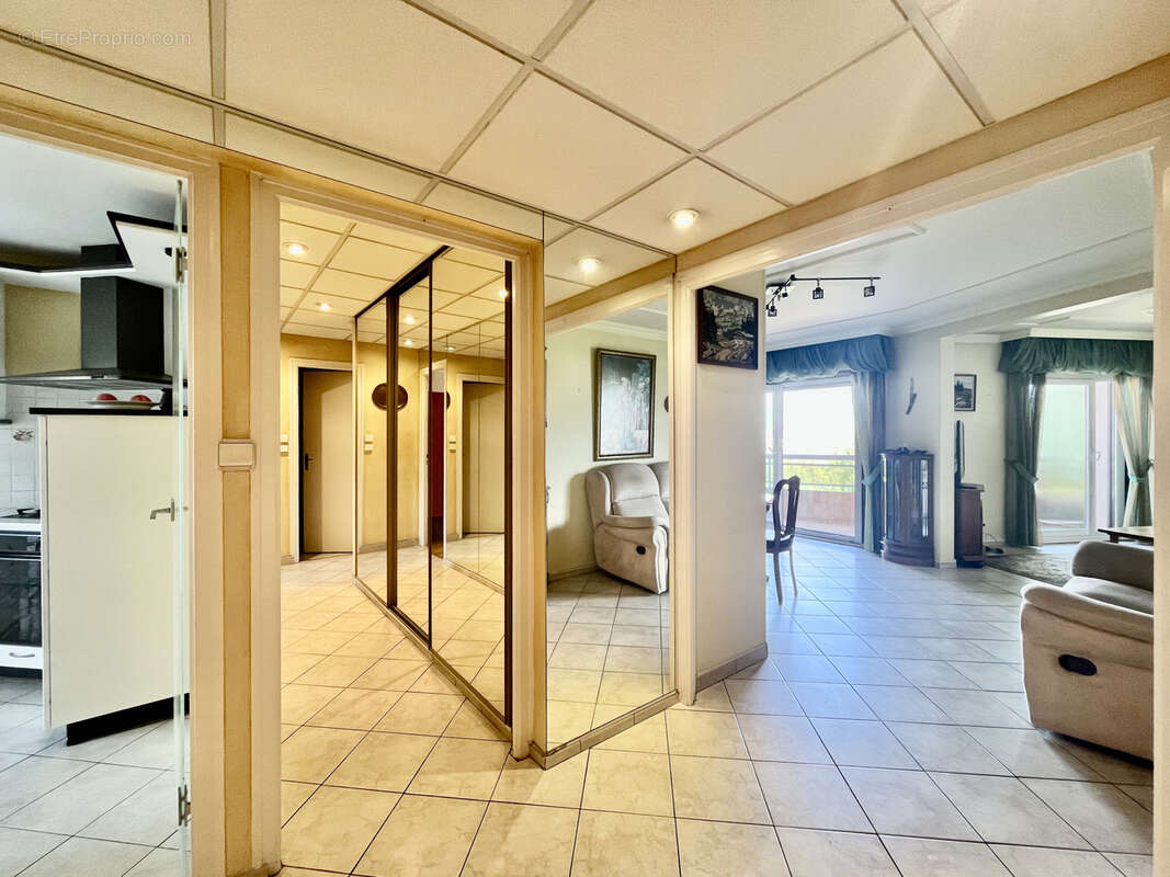Grand T3 traversant de 79,39 m2 (loi Carrez) avec vue ! - photo 10