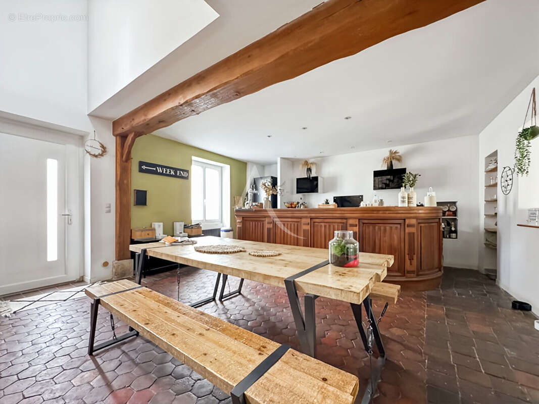 Maison en pierre renovée avec cave et jardin clos - photo 6