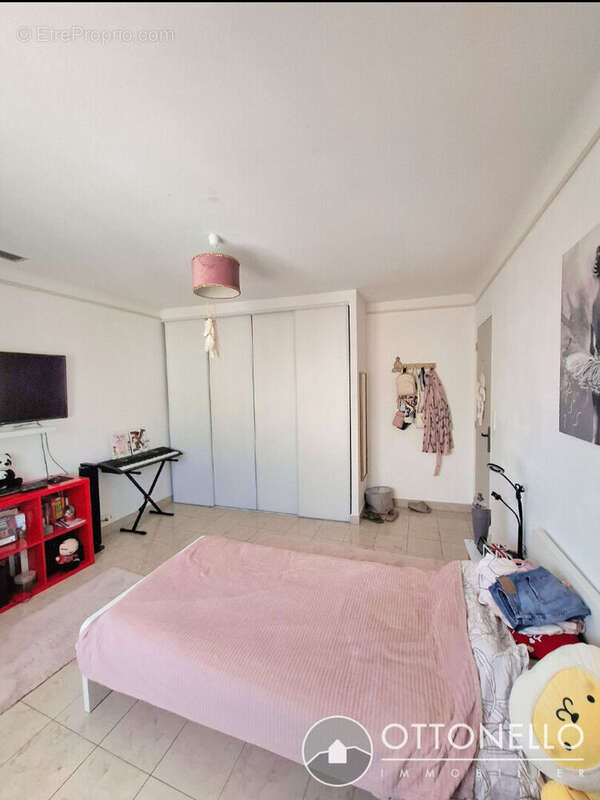 Appartement à PUGET-SUR-ARGENS