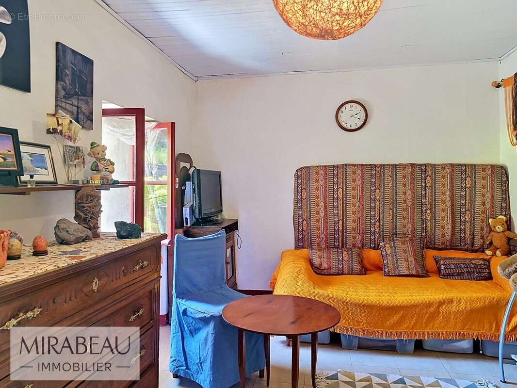 Maison à MIRABEAU