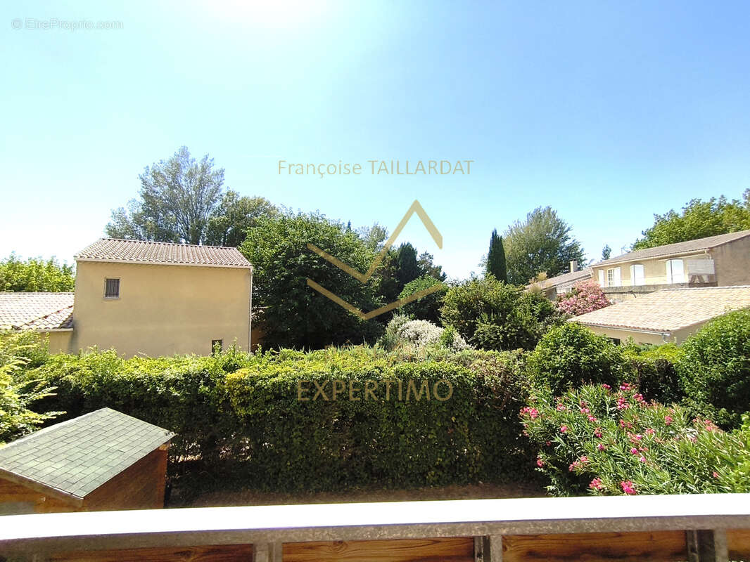 Appartement à L'ISLE-SUR-LA-SORGUE