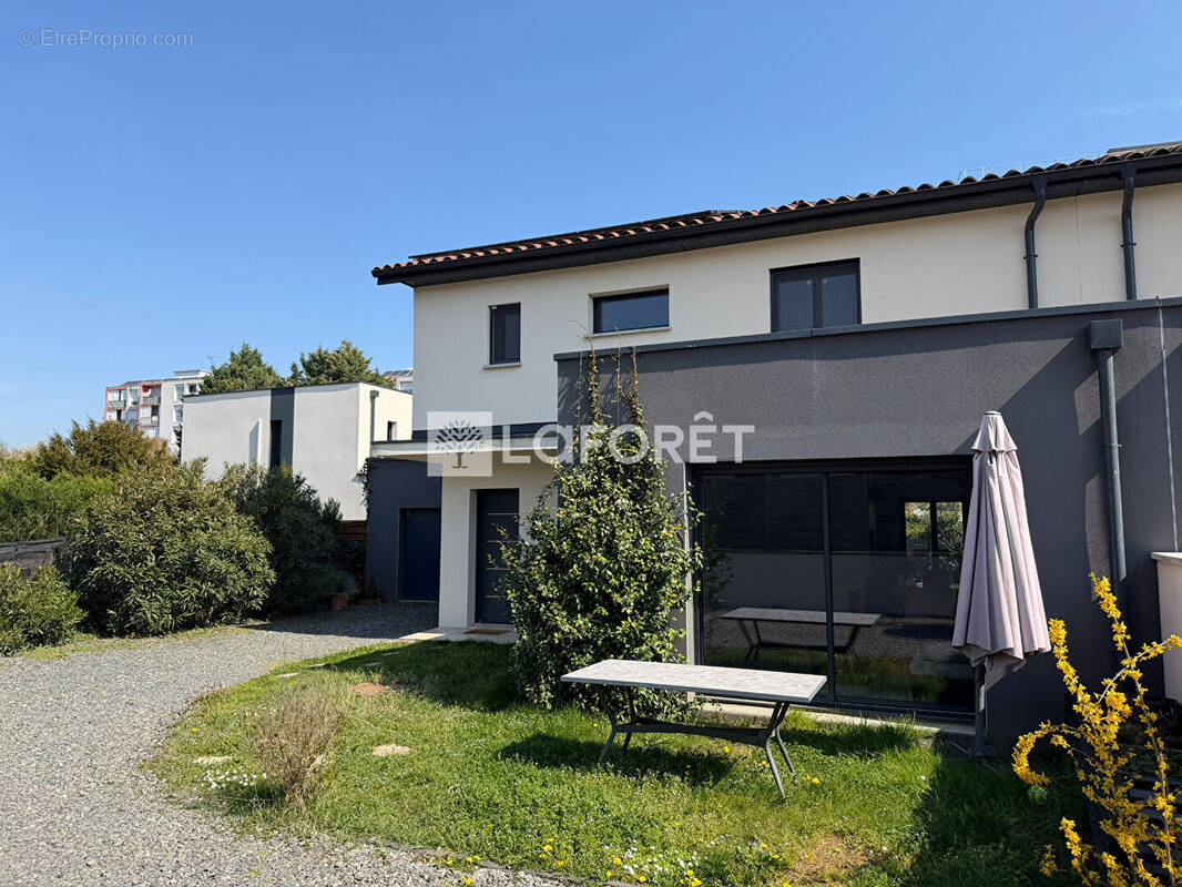 Maison à VILLEFRANCHE-SUR-SAONE