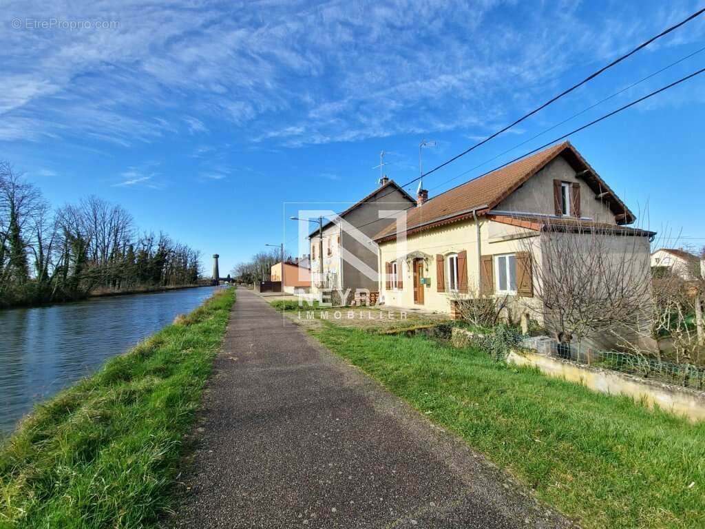 Maison à DIGOIN