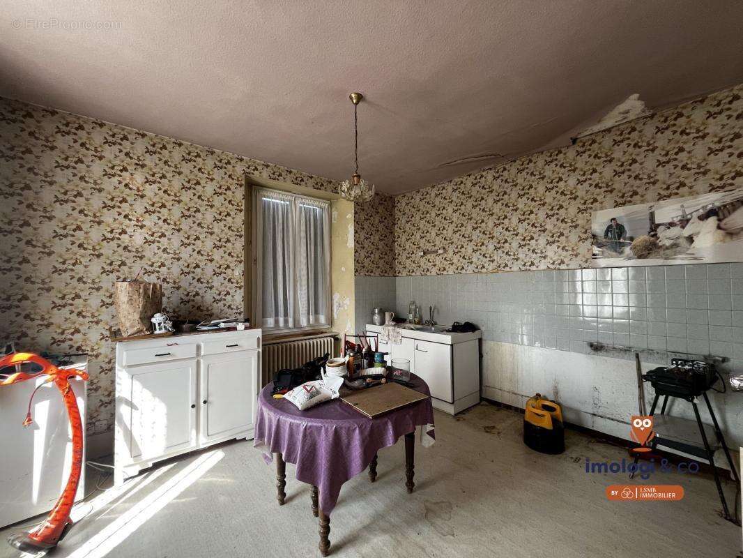 Maison à FRASNE