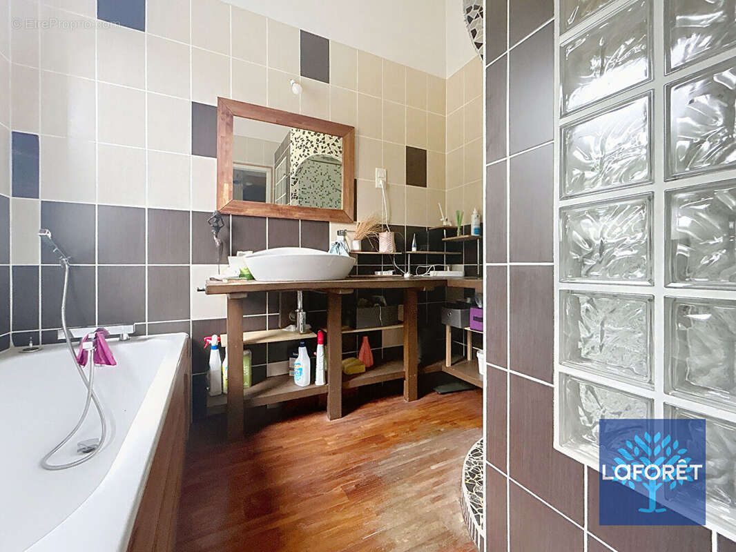 Maison à CHATEAU-GUIBERT