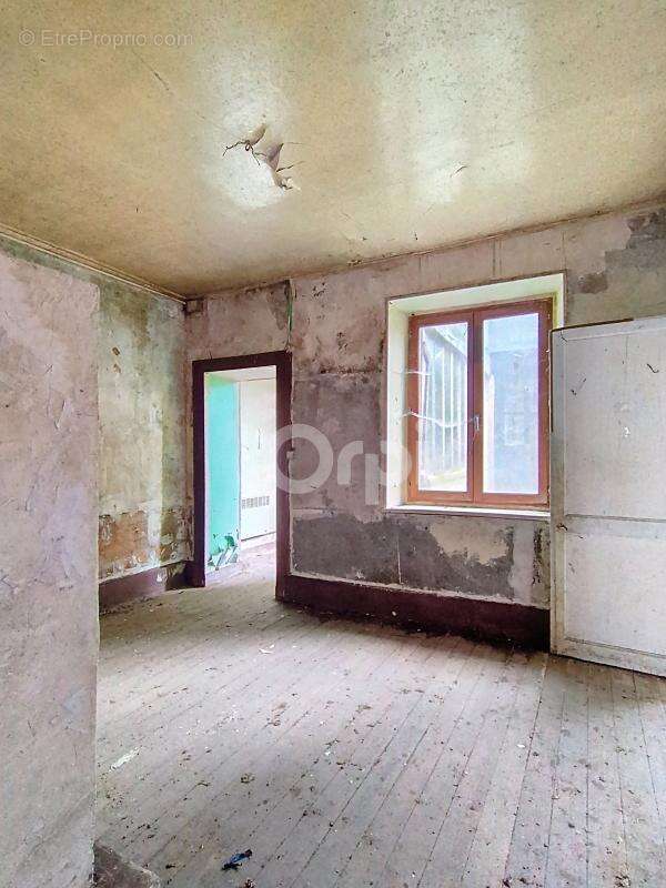 Maison à DOULEVANT-LE-CHATEAU