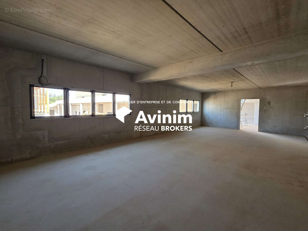 Commerce 246 m² à Montpellier  - photo 2