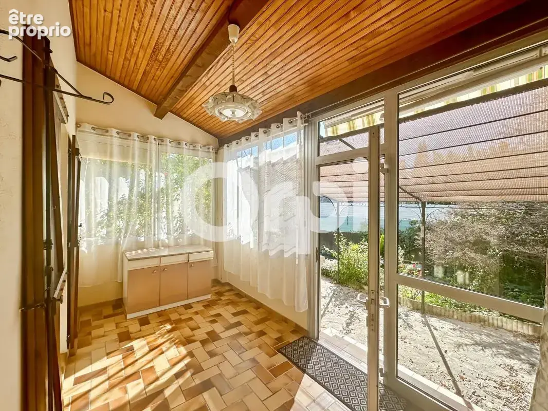 Maison À Vendre sur beau terrain - photo 3