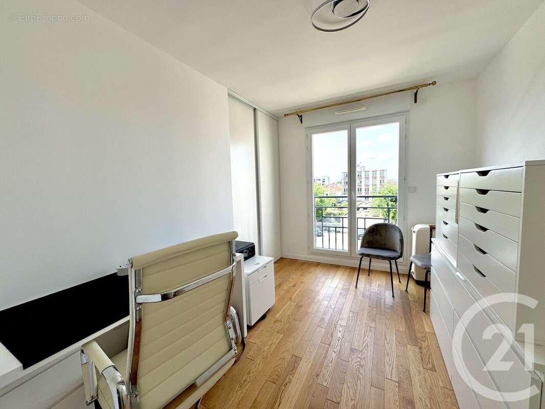 Appartement à SAINT-MAUR-DES-FOSSES