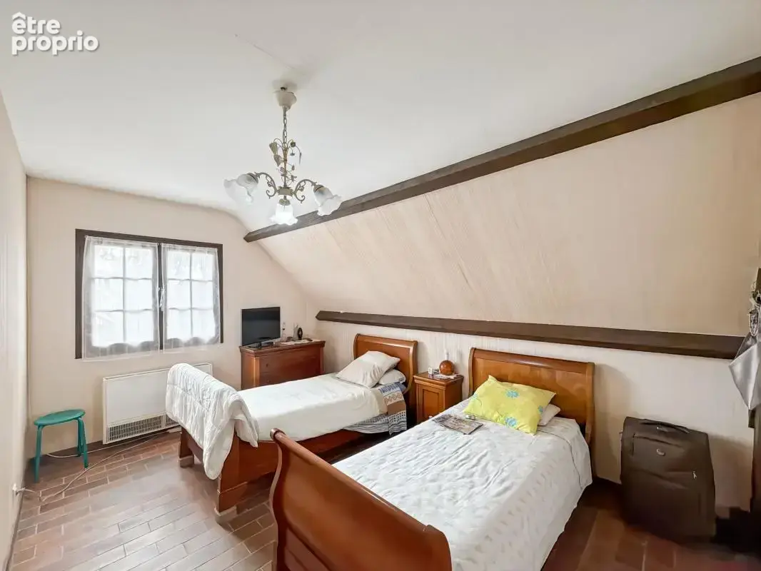 Jouy-le-potier – 7 pièces, 6 chambres, beau terrain : un beau potentiel à personnaliser ! - photo 9