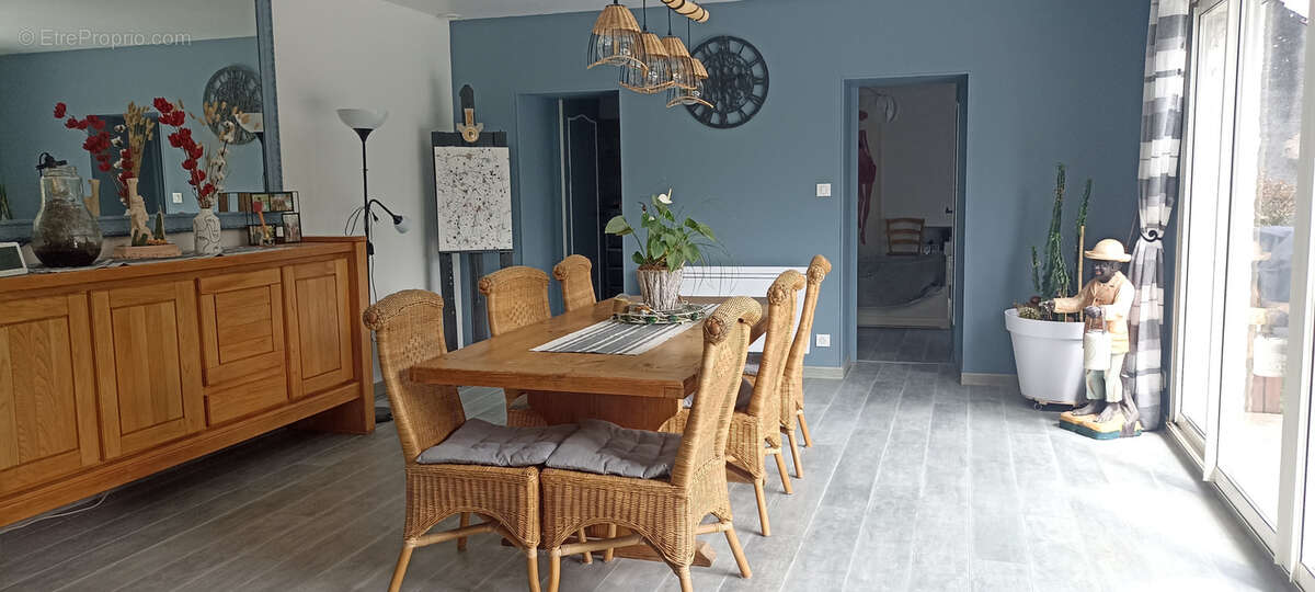 Maison à CHARBONNIERES-LES-VIEILLES