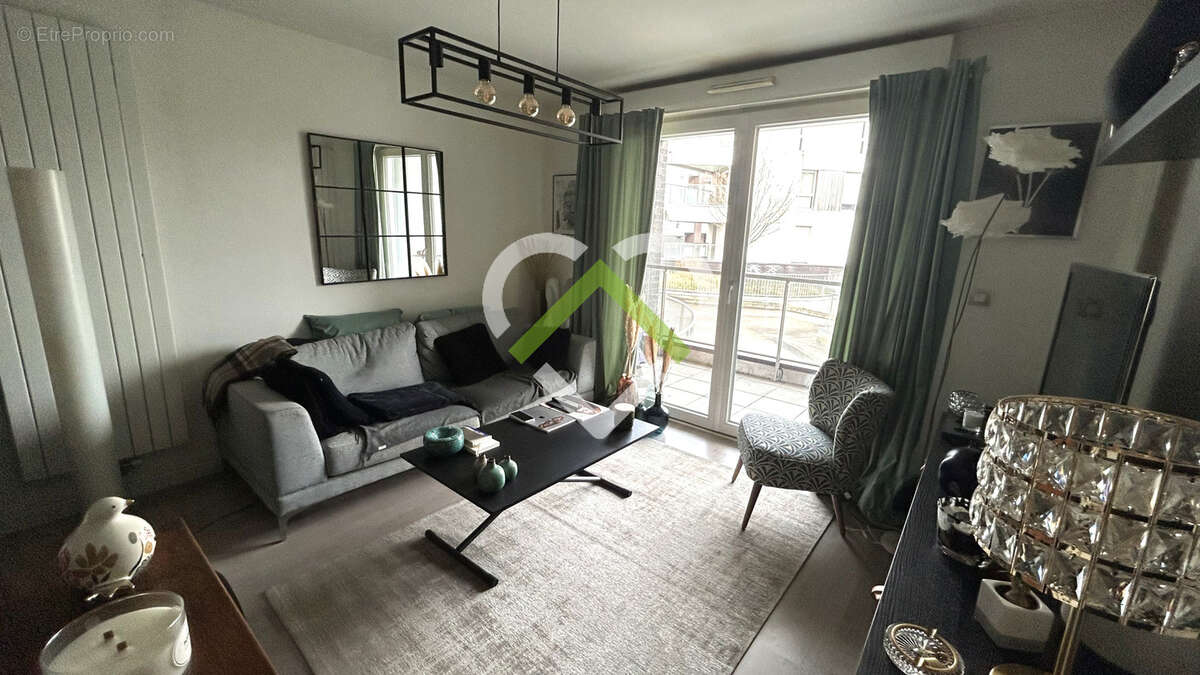 Centre de Wasquehal - Beau type 2 avec balcon et terrasse ! - photo 3
