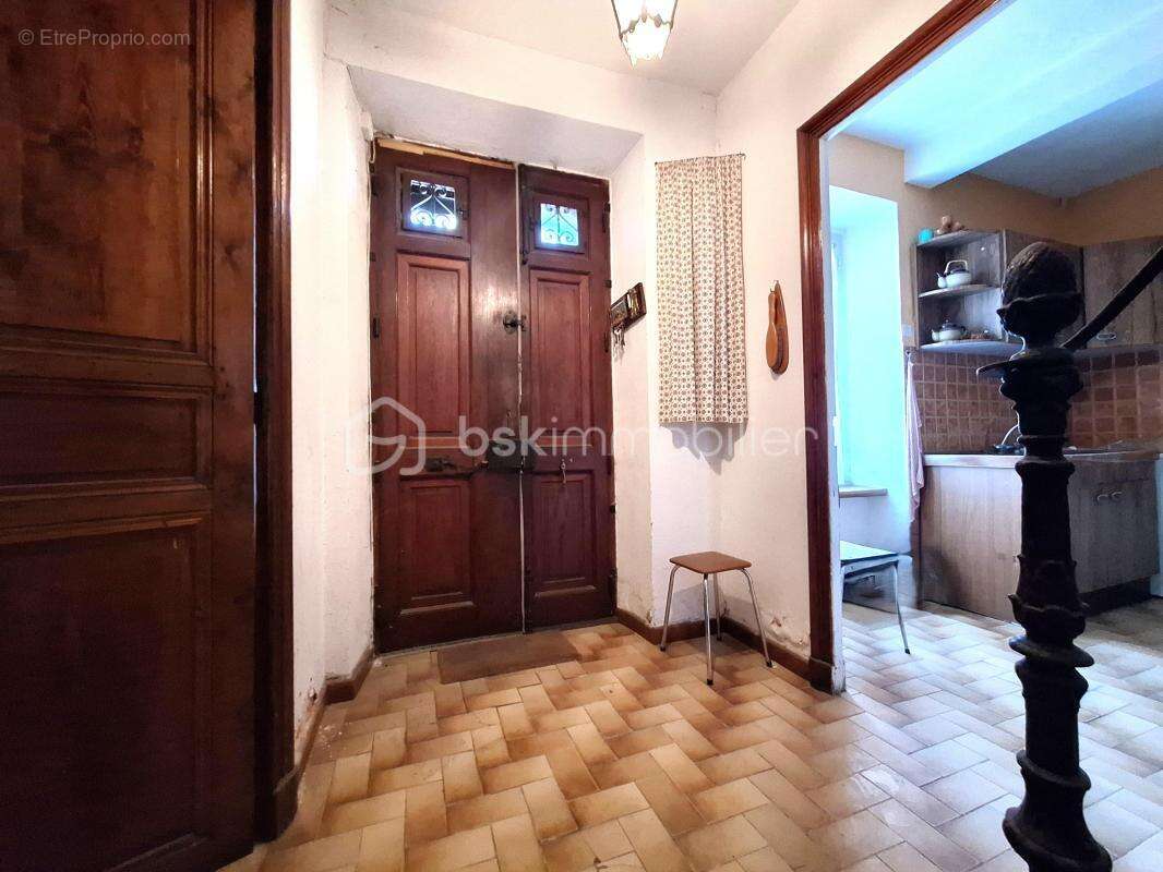 Maison de village - fort potentiel - 88 m2 - 3 chambres - cellier - grenier amenageable - terrasse - photo 7