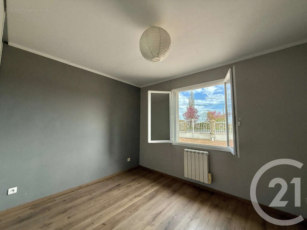 Maison à JALIGNY-SUR-BESBRE