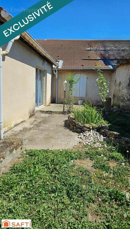 Maison 160 m² à Saint-Clement  - photo 8